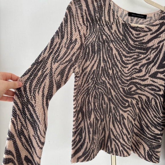 Skull Cashmere Beige Charcoal Knit Sweater Light Quiet Luxury Animal print Small - Picture 3 of 13